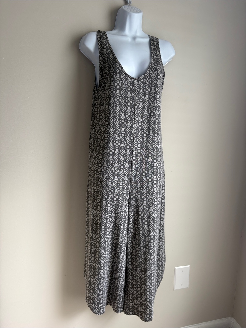 Fourteen & 9th Geometric Scoop-Neck Midi Romper in Gray and Cream